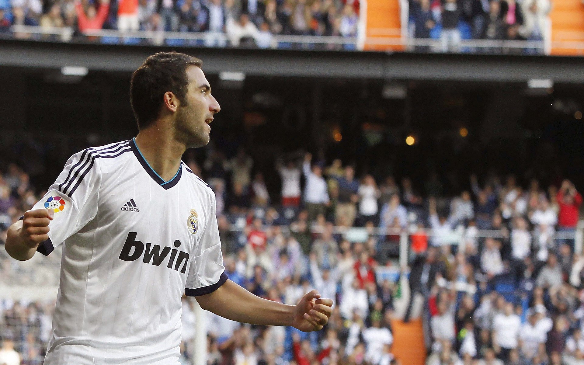 开云APP-“意甲争冠大戏：几大豪门逐鹿难分胜负”，意甲传统三大豪门